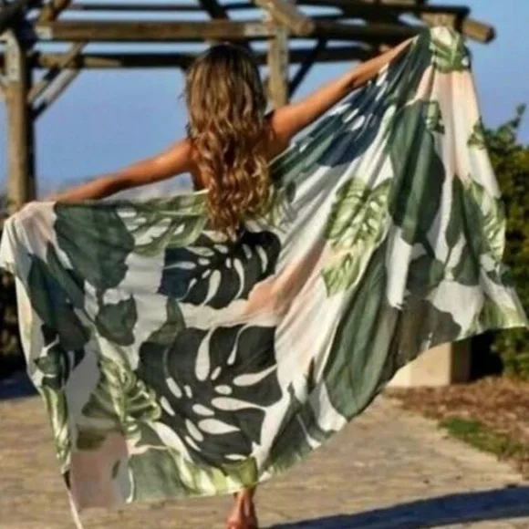 Virginia Wolf Floral Multi Way Wrap - Picture 3 of 12